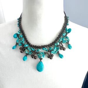 Turquoise chip and grown beaded pendant statement necklace